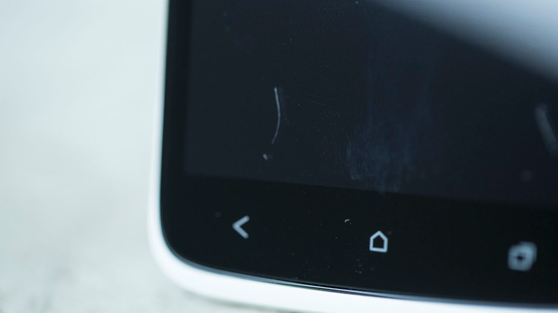 Illustration for article titled HTC One X After 4 Months: Weird Batteries and Wimpy Gorrillas